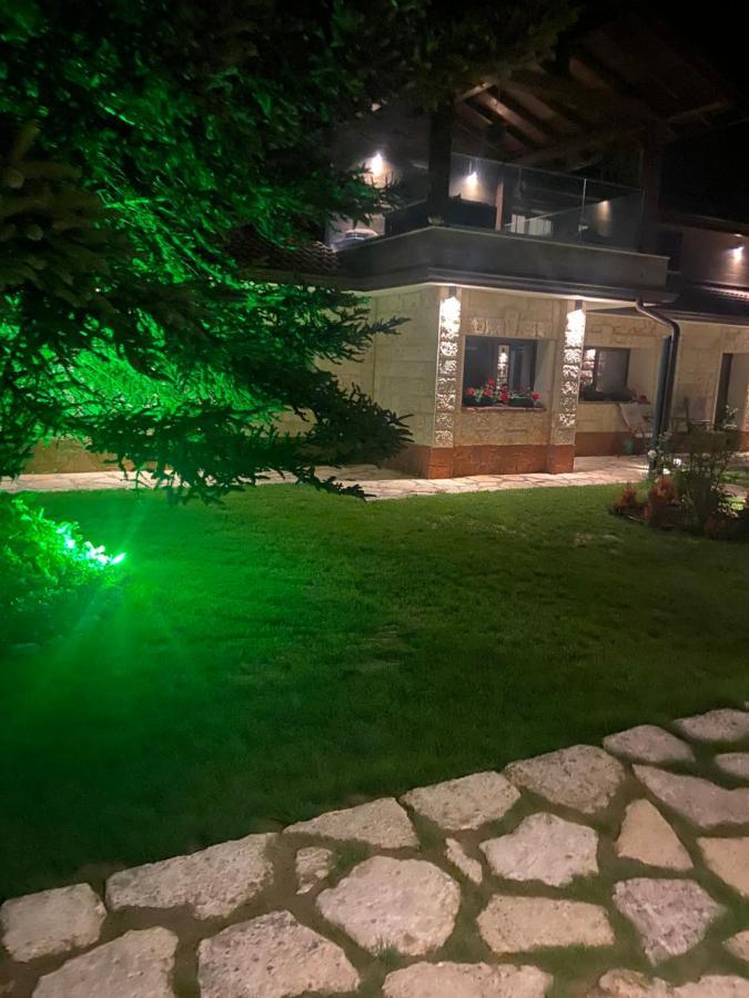 Hotel Hunters House Ezerets Exterior photo